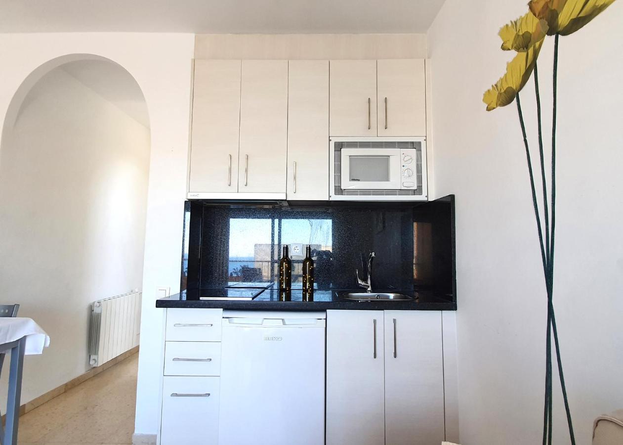 Beachfront Studio Apartment Marbella Exterior foto