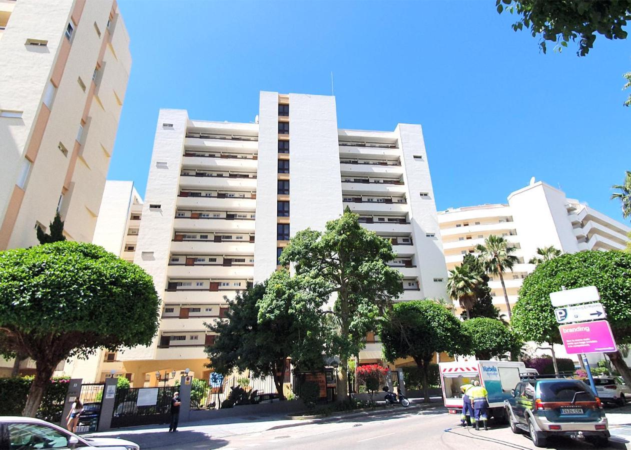 Beachfront Studio Apartment Marbella Exterior foto